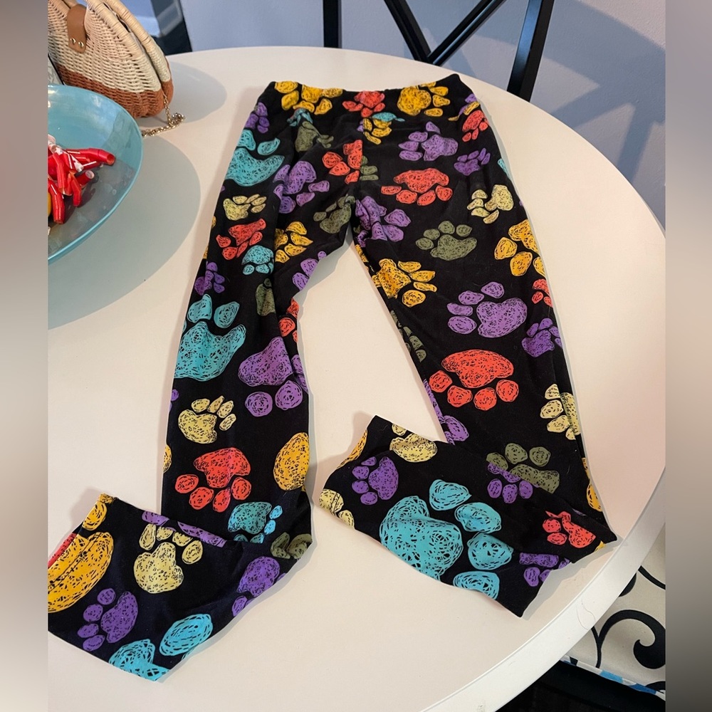Leggings with dog paw print